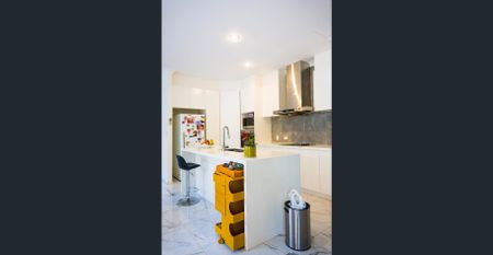 GREAT FAMILY HOME IN CENTRAL VARSITY LAKES - Photo 5