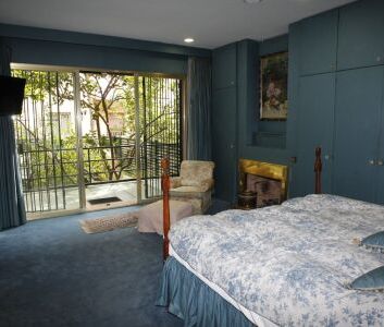 Exclusive Property of 200 m2 in an ideal location! In a private pas... - Photo 4