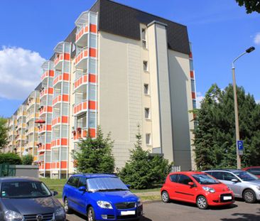 Einzug ab 01.06.2026 möglich. Balkon, Aufzug und EBK mit WM vorhand... - Photo 4