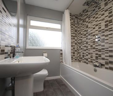 3 bedroom terraced house to rent - Photo 3