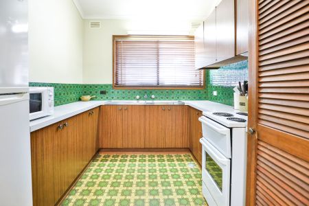 Neat 2 Bedroom Unit in Kalimna Village - Photo 2