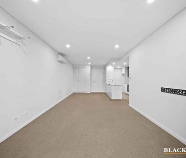 Modern One-Bedroom Apartment in Prime Barton Location - Photo 3