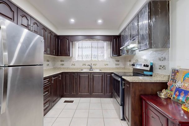 For Lease - 2451 Bridletowne Circle Unit# 4, Toronto, Ontario - Photo 1