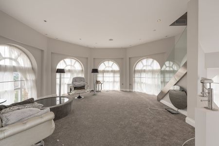 3 bedroom penthouse to rent - Photo 2