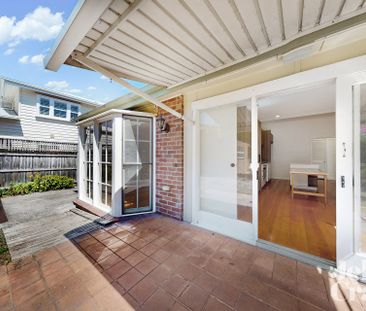 6 Creswick Grove, Mckinnon - Photo 2