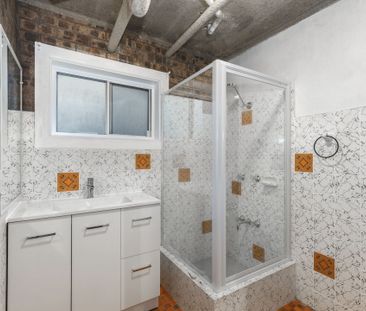 Three Bedroom Home In Killarney Vale - Photo 5