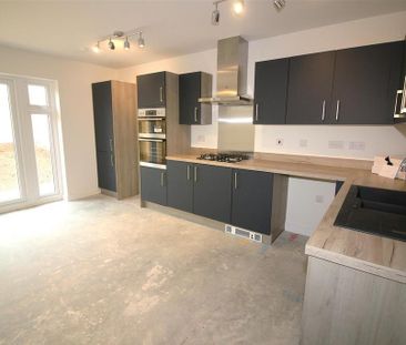 3 bedroom semi-detached house to rent - Photo 5