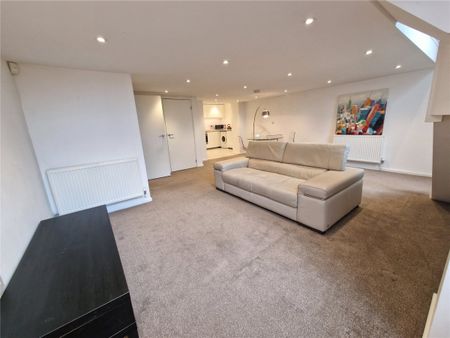 Eightlands Road, Dewsbury, West Yorkshire, WF13 - Photo 2