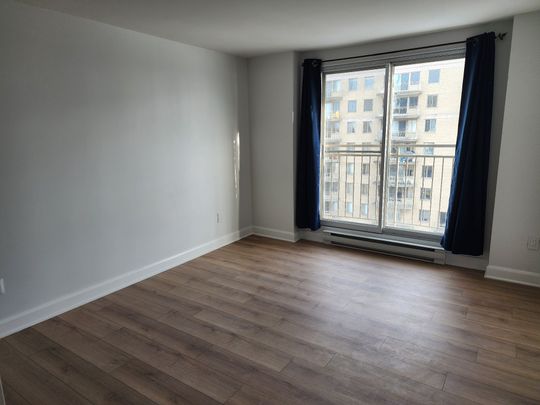 Condo for rent, Montréal (Saint-Laurent) - Photo 1