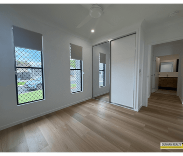 PRIME LOCATION | BRAND NEW MODERN BUILT | SOLAR - Photo 3