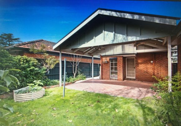 Burwood - Photo 1