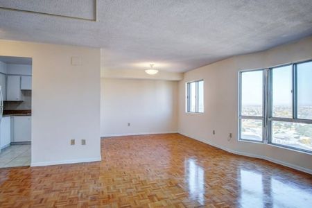 Forest Manor - Photo 3