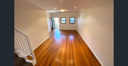 Supberb Three Bedroom Terrace in Alexandria - Photo 4