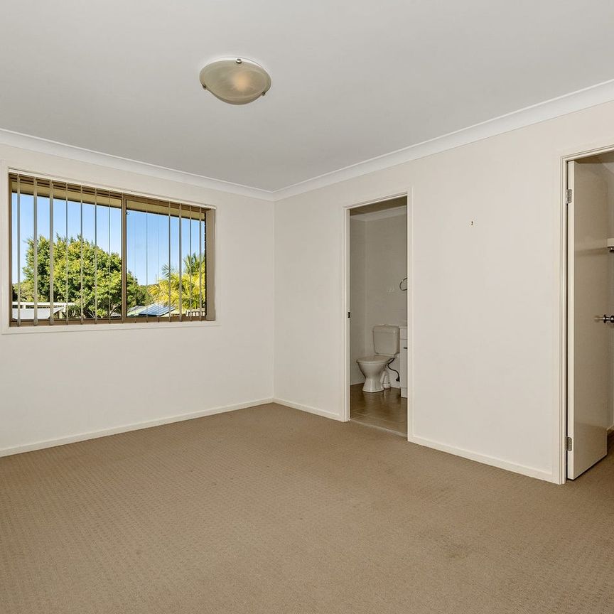 Stunning Family Home - Photo 1