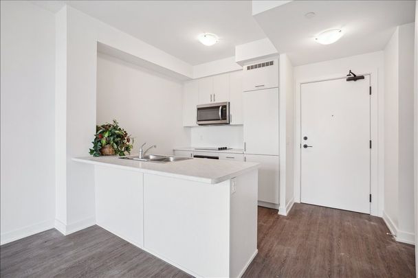 For Lease - 600 North Service Road Unit# 420, Hamilton, Ontario - Photo 1