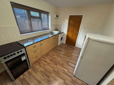 Heston Avenue, Hounslow, TW5 - Photo 2