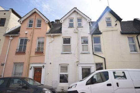 To Rent South View Place, Town Centre, Bournemouth, BH2 £1,455 pcm Tenancy Info - Photo 4
