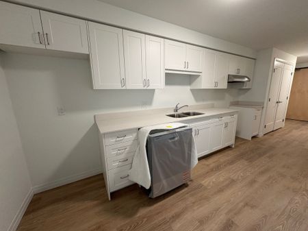 For Lease - 351 Hill Street Unit# 220, London East, Ontario - Photo 4