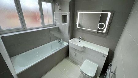 Whytecroft, Hounslow, TW5 - Photo 2