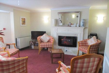 1 bedroom retirement property to rent - Photo 3