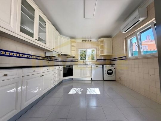 4 room luxury House for rent in Bairro da Martinha (Estoril), Cascais e Estoril, Cascais, Lisbon - Photo 1