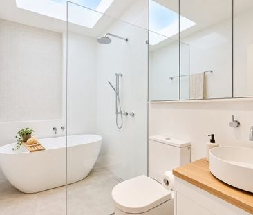 Charming Surry Hills Terrace in a Quiet, Tree-Lined Setting - Photo 4