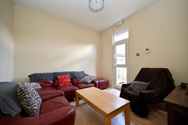 Apt 2, 17 Wellesley Avenue, Belfast, BT9 6DG - Photo 1