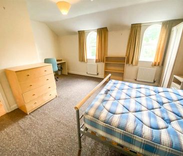 4 bedroom end of terrace house to rent - Photo 6