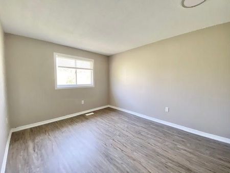 For Lease - 50 Chapman Court Unit# 37, London North, Ontario - Photo 2