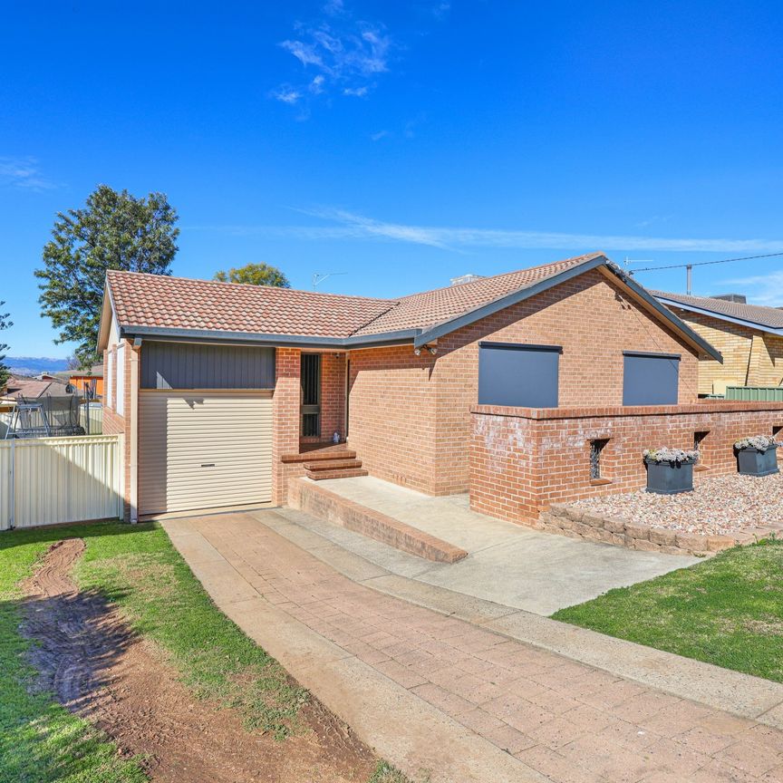 HILLVUE - 3 Bedroom Home with a Large Shed - Photo 1