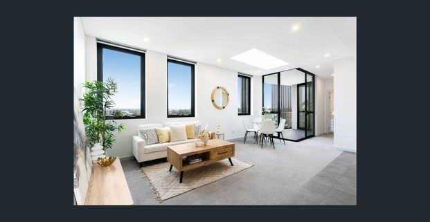 ELEVATED INNER-WEST LIVING WITH SWEEPING DISTRICS VIEWS - Photo 1