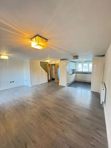 4 Bed Semi-Detached House, Woodside Grange Road, N12 - Photo 4