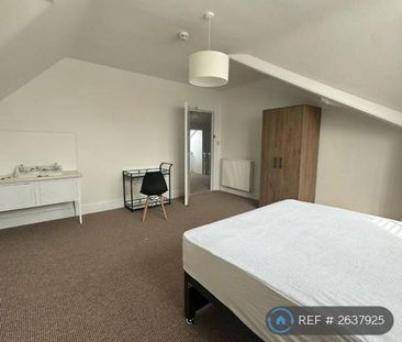 1 bedroom in a flat share to rent - Photo 5