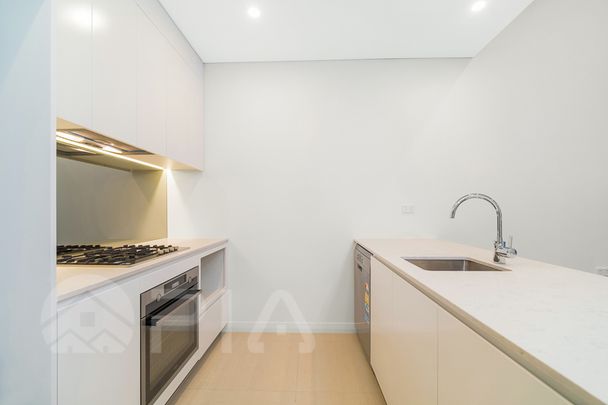 Luxury 1 bed Apartment for lease - Photo 1