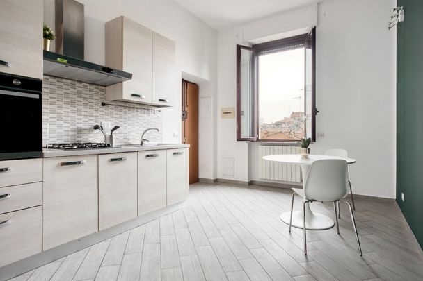 Beautiful private room in Via Pezzotti - Photo 1