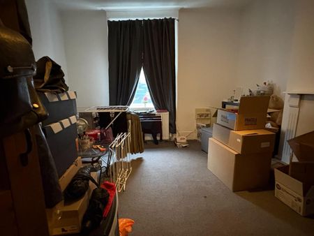 1 bedroom Flat To Let - Photo 2