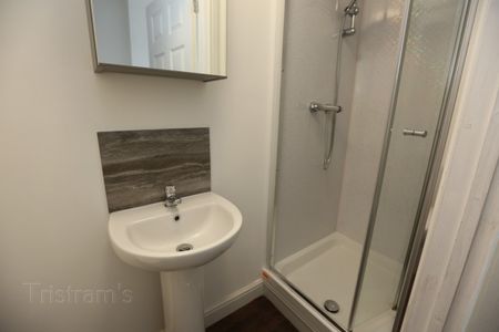 1 bed Studio for Rent - Photo 2