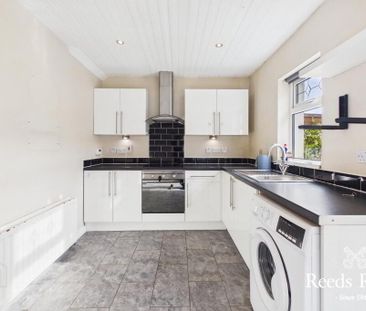 35 Drumadoon Drive, Dundonald, Belfast, BT16 2LZ - Photo 2