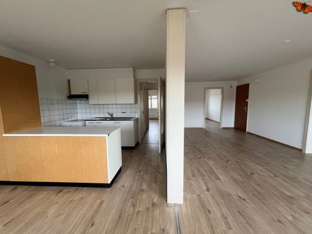 4 ½ PIÈCES RENOVE - Avec balcon ! - Photo 3