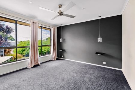 4 Bed, 2 Bath - Photo 5