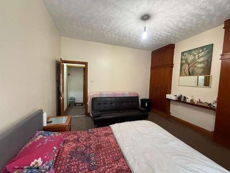 Ernest Street, Bolton, BL1 - Photo 4