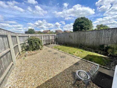 Fairfield Close - Photo 2