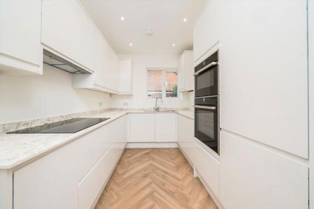 3 bedroom semi-detached house to rent - Photo 5