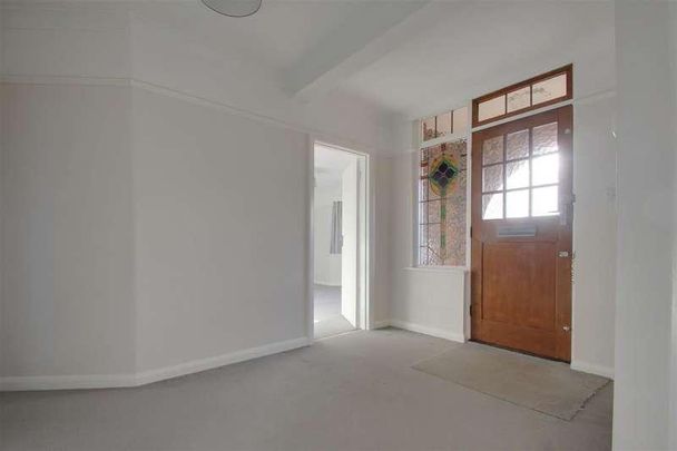 Goring Road, Goring-by-sea, Worthing, BN12 - Photo 1