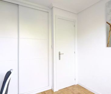 4-bedroom apartment for rent in Aluche, Madrid - Photo 1