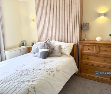 1 bedroom in a house share to rent - Photo 5