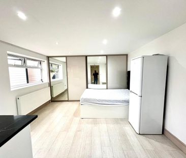 Studio to rent - Photo 3