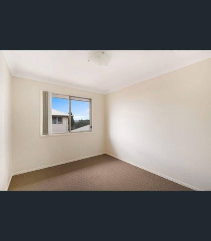 Modern Comfort and Convenience in the Heart of Toowoomba - Photo 5