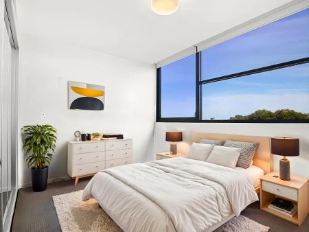 Modern 1 Bedroom Apartment with Private Balcony - Photo 5