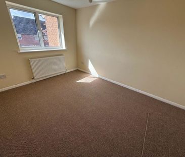 Oaktree Crescent - Photo 3